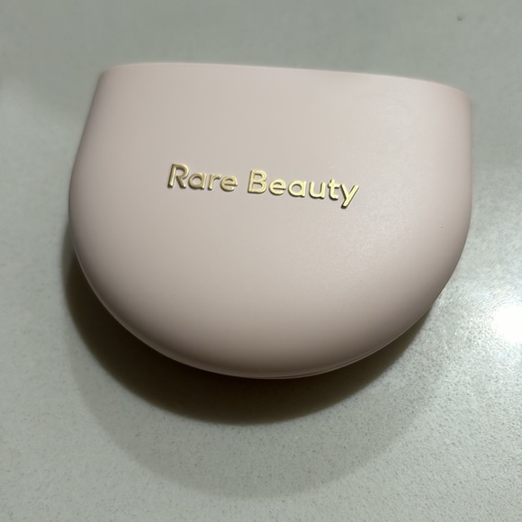 NEW Rare Beauty Natural tinted pressed finishing powder - Picture 5 of 7